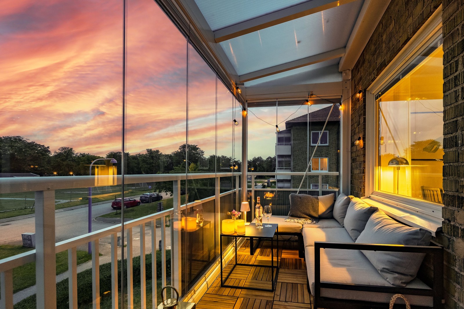 Stilren bostad på andra våningen där hela lägenheten är renoverad från 2024