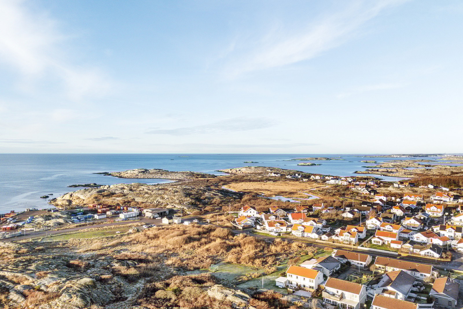 Boendet ligger naturskönt och havsnära