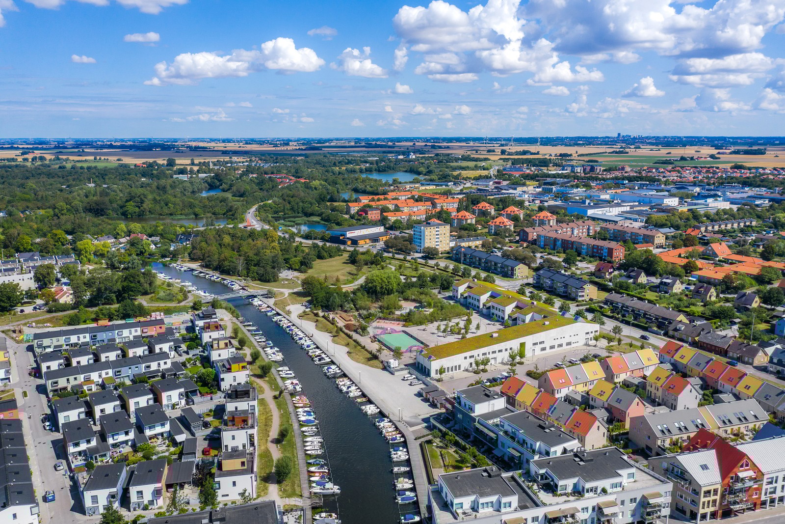 Naxosgatan 8, granne med marinmiljö