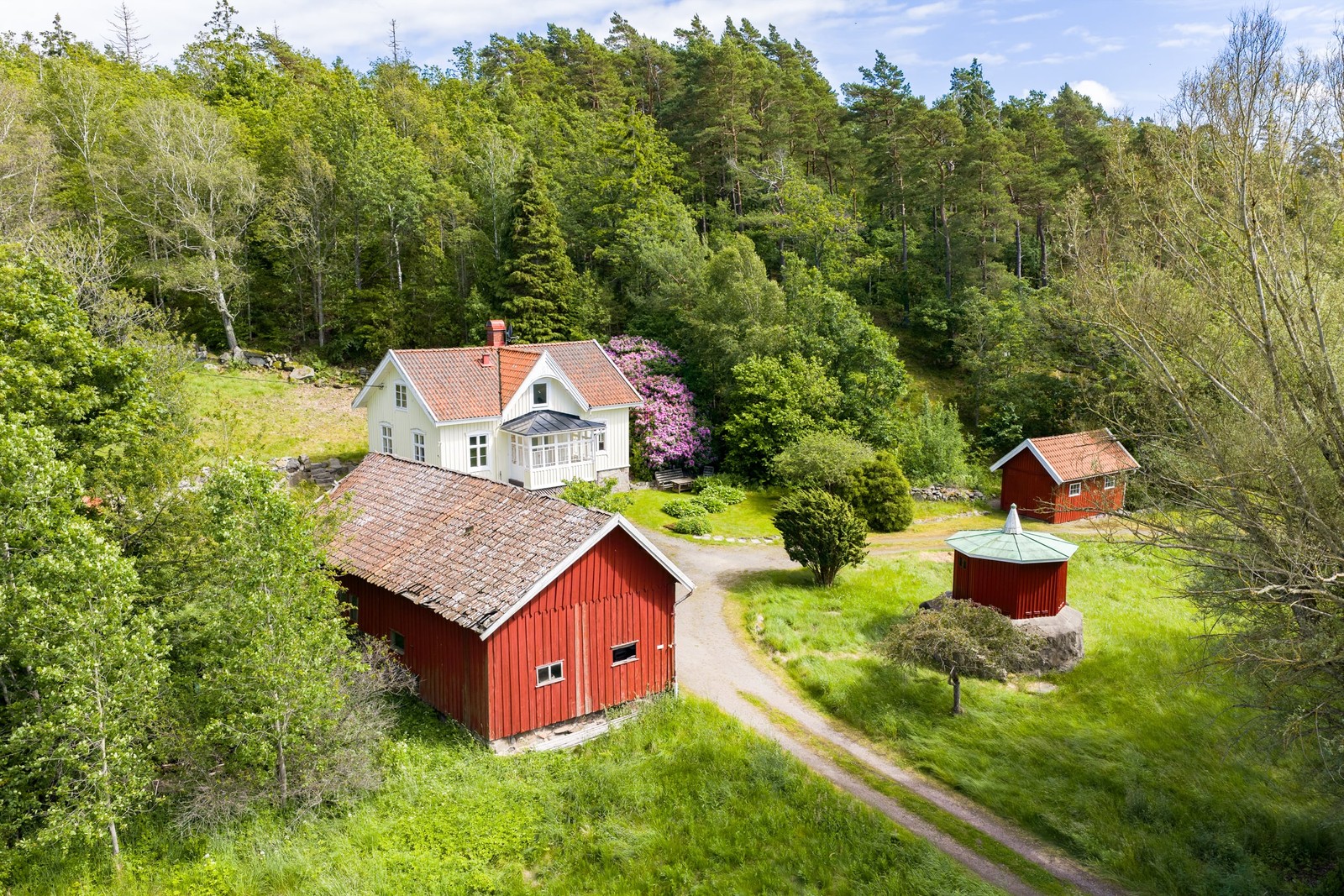 Välkomnade entré och uppfart