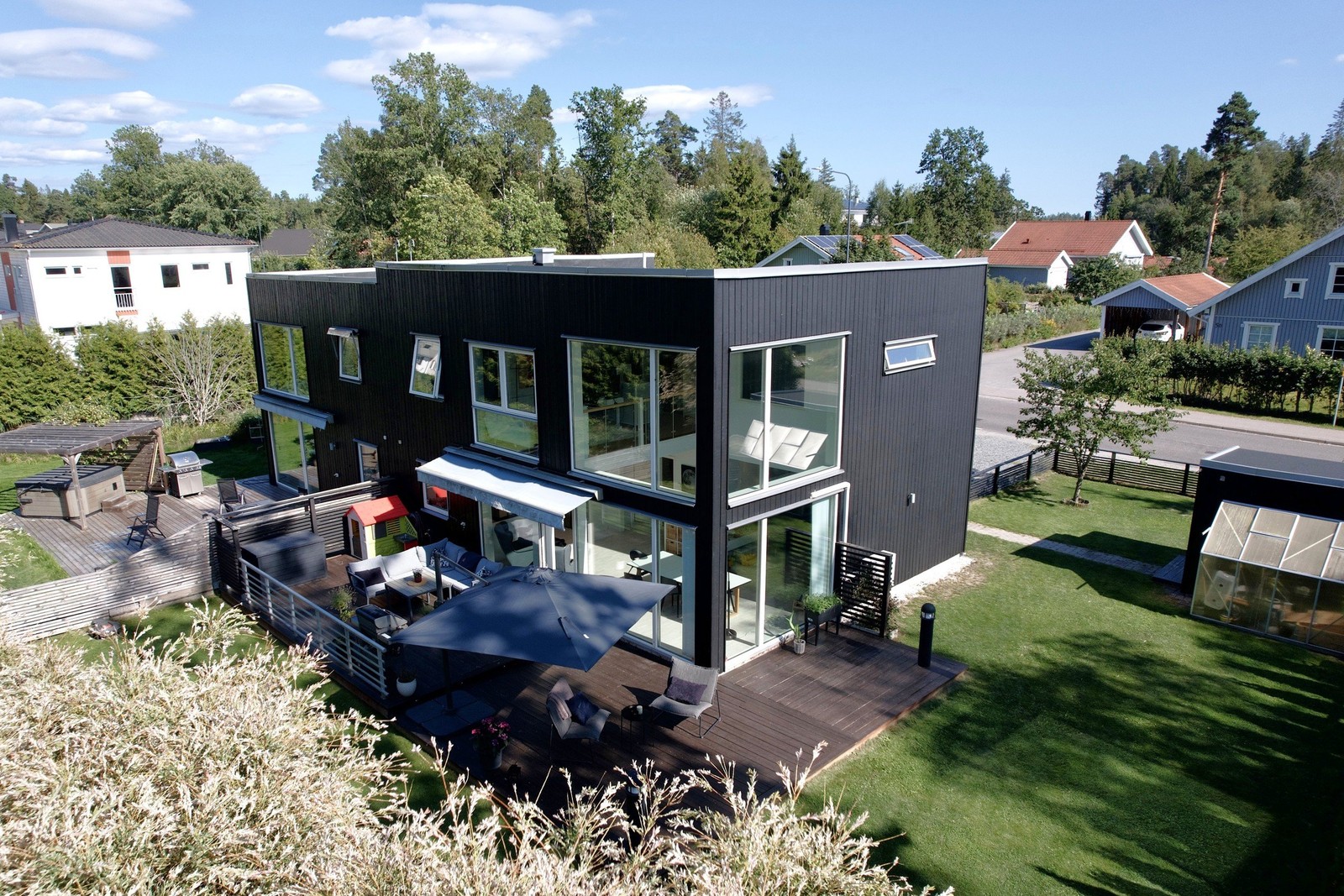 BR-parhus med underbar tomt