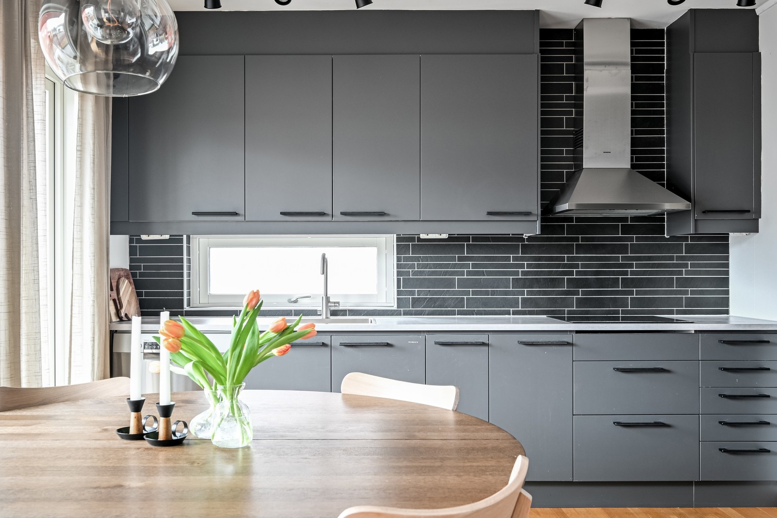 Fint kök med matplats