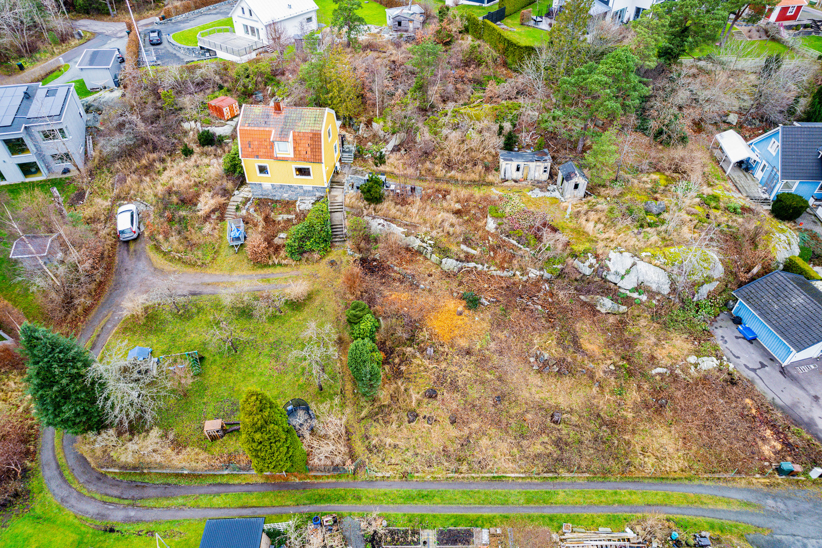 Tomt 3 är delen till höger. Här ser ni hela  fastigheten på 3030 kvm som kommer att delas i tre tomt