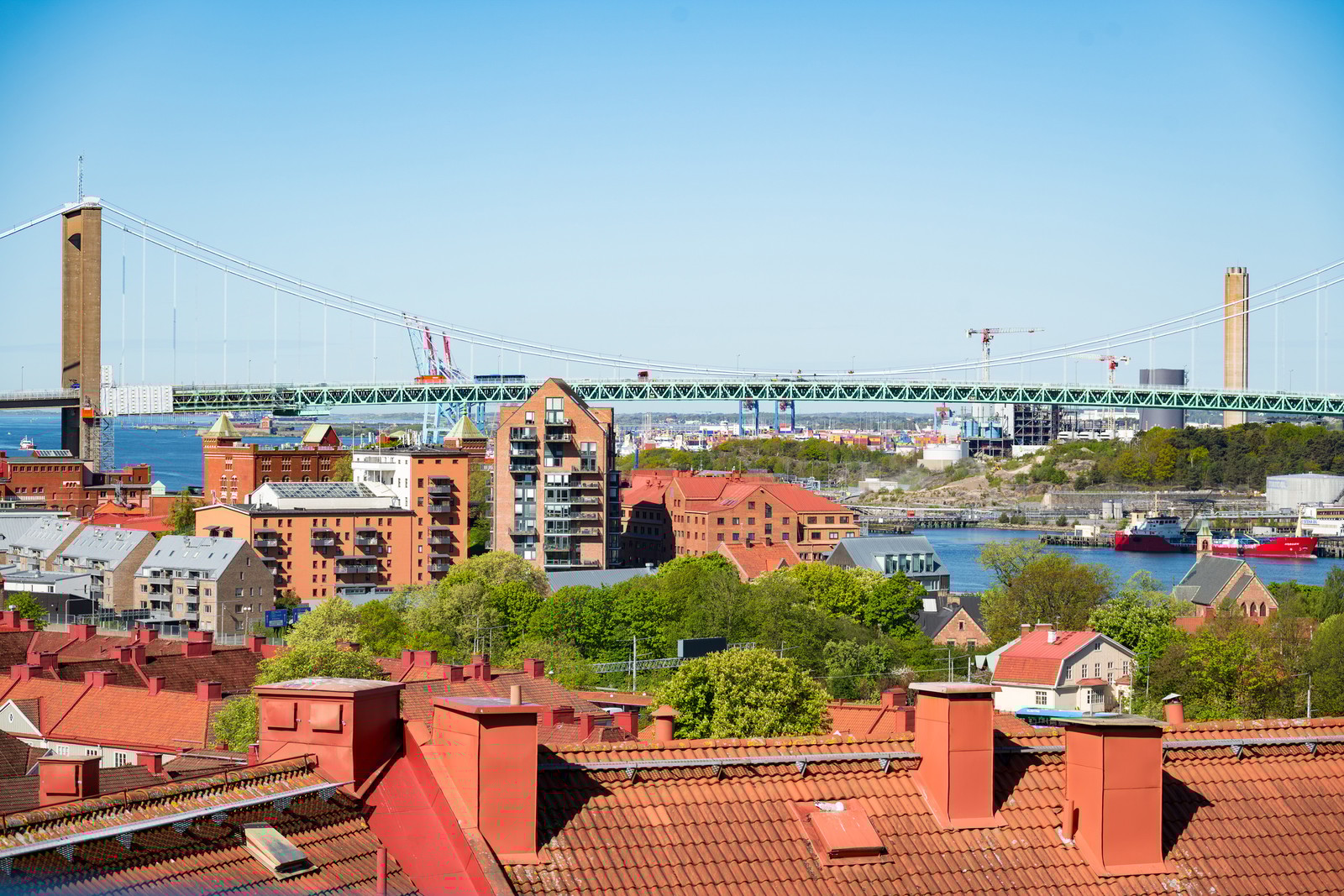 Välkommen till Seglaregatan 35 och en bostad med extra allt!