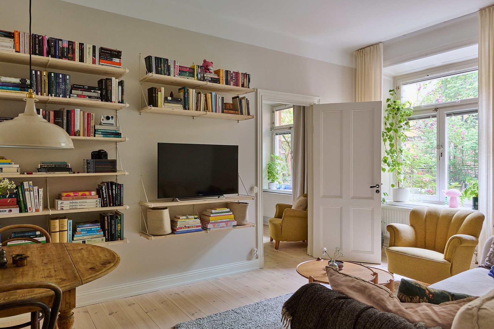 Välkomna till denna fina sekelskiftestvåa