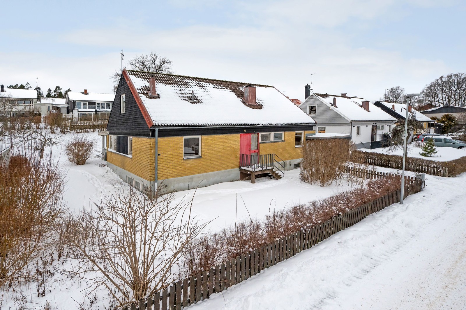 Pampig villa med renoveringsbehov.