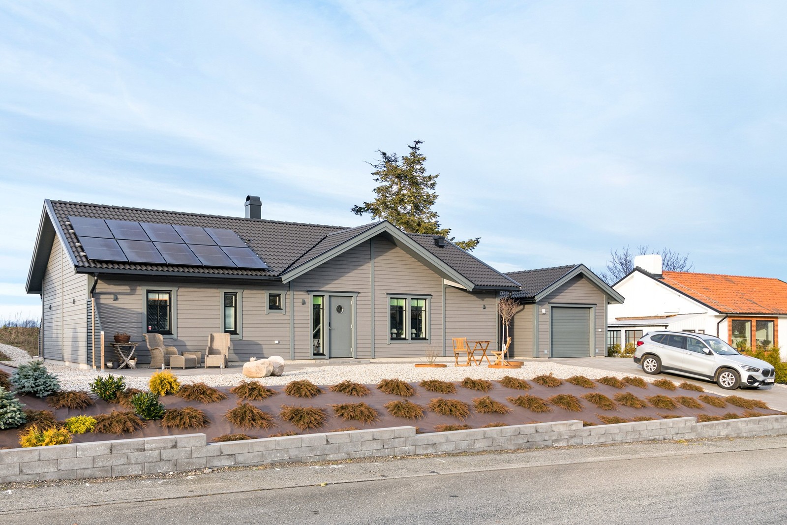 Nybyggt, lättskött och energieffektivt! med solpaneler