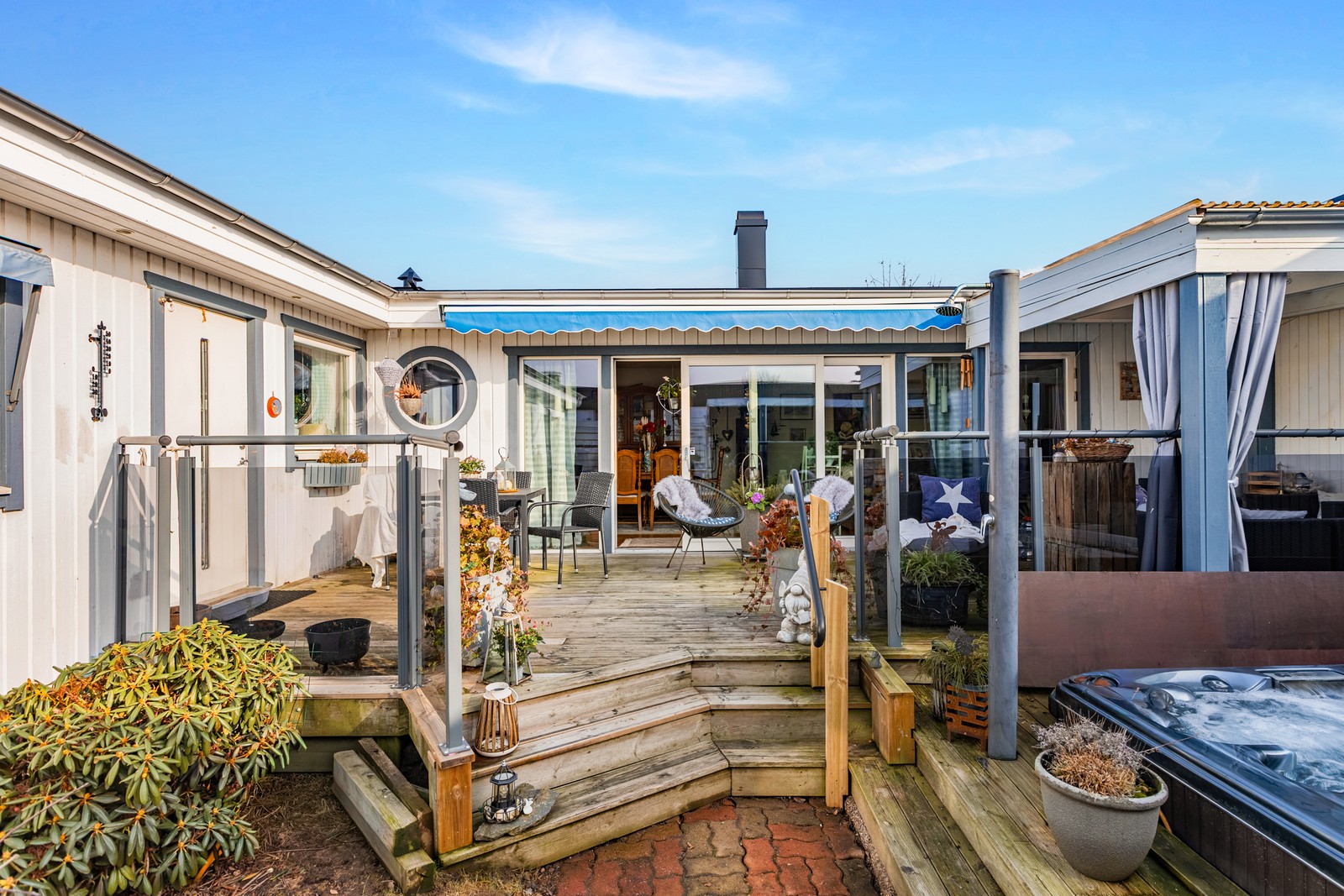 Helt insynsskyddad atriumgård