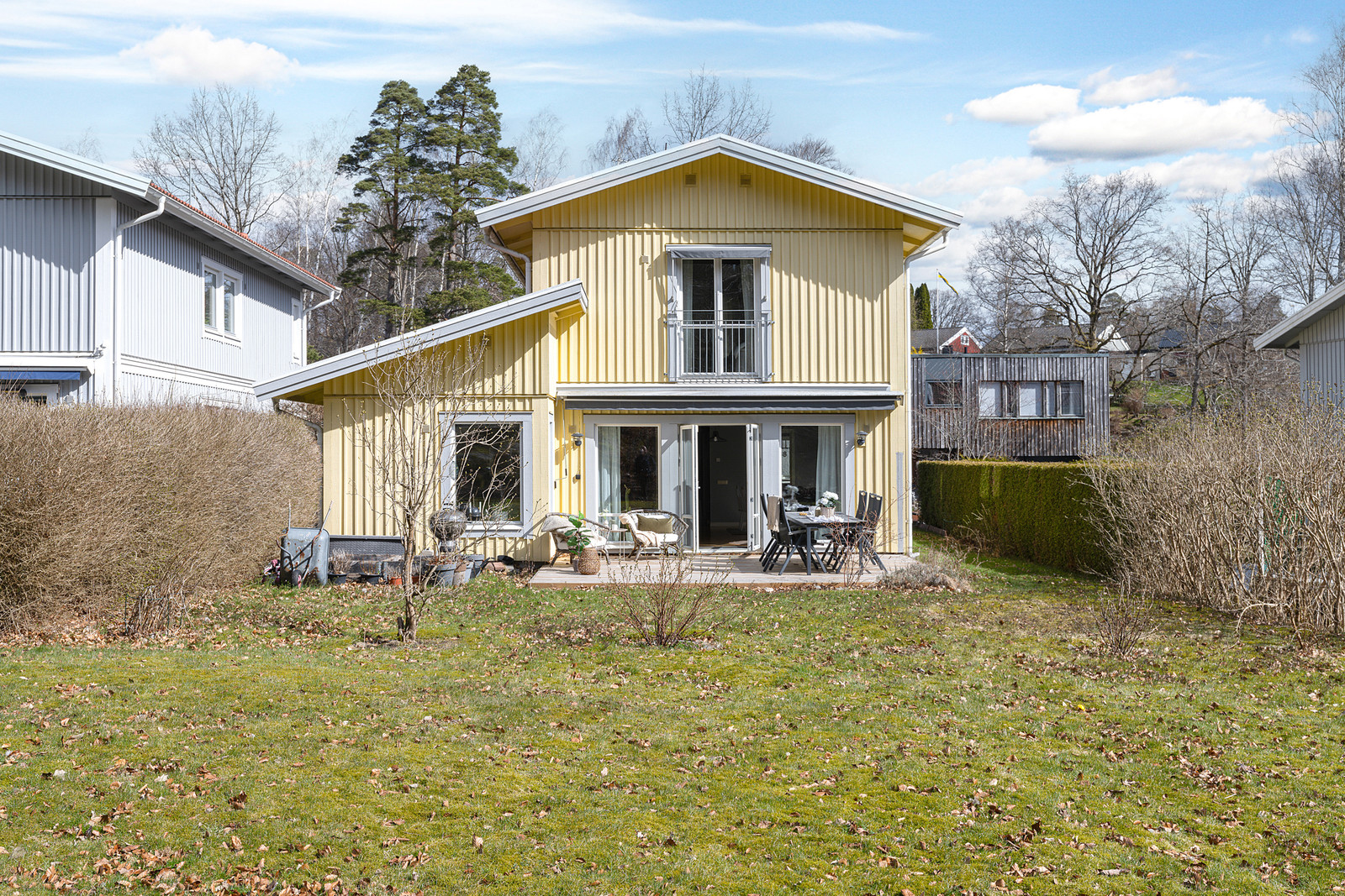 Ljuvlig insynsskyddad uteplats