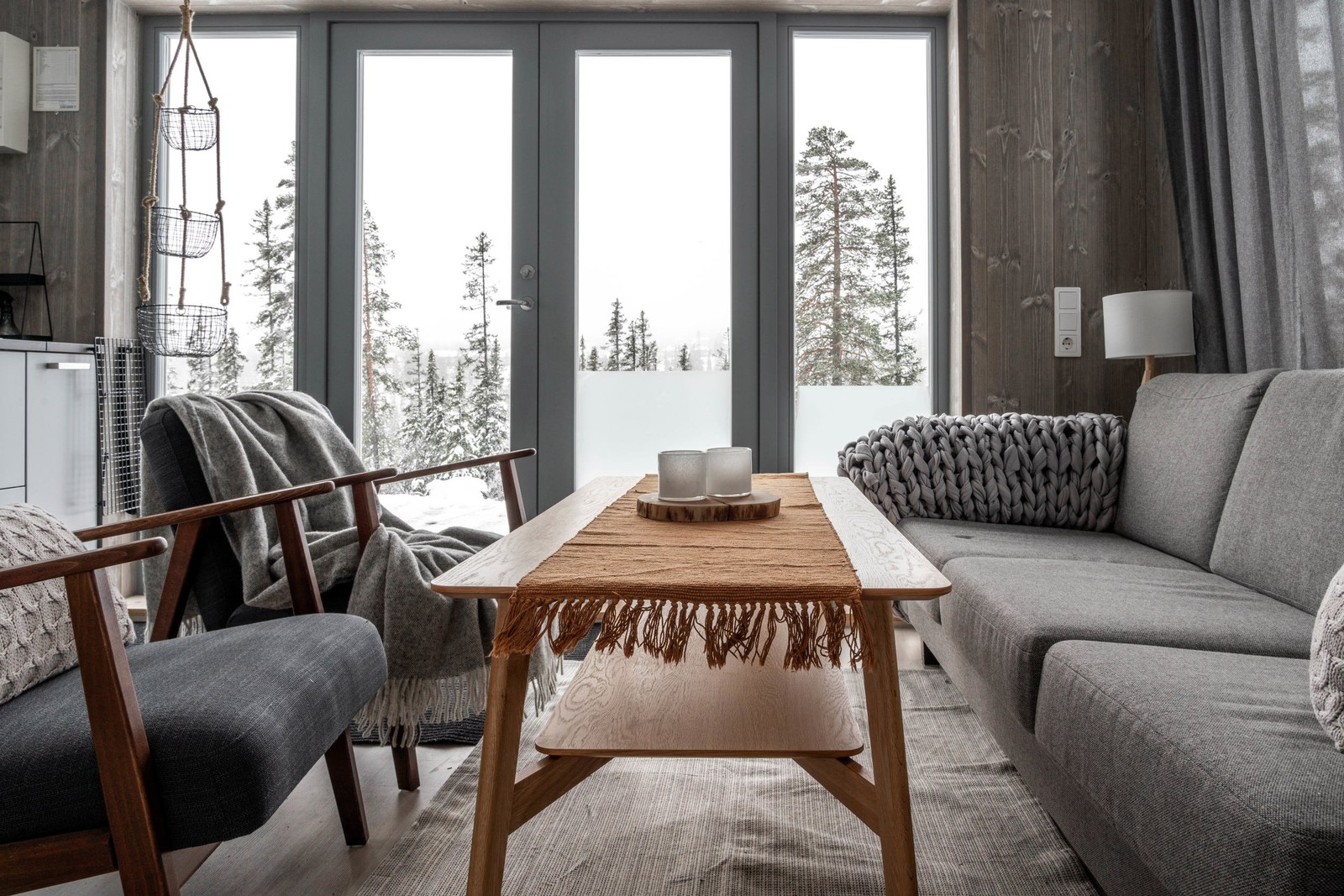 Allrum med stora härliga fönster