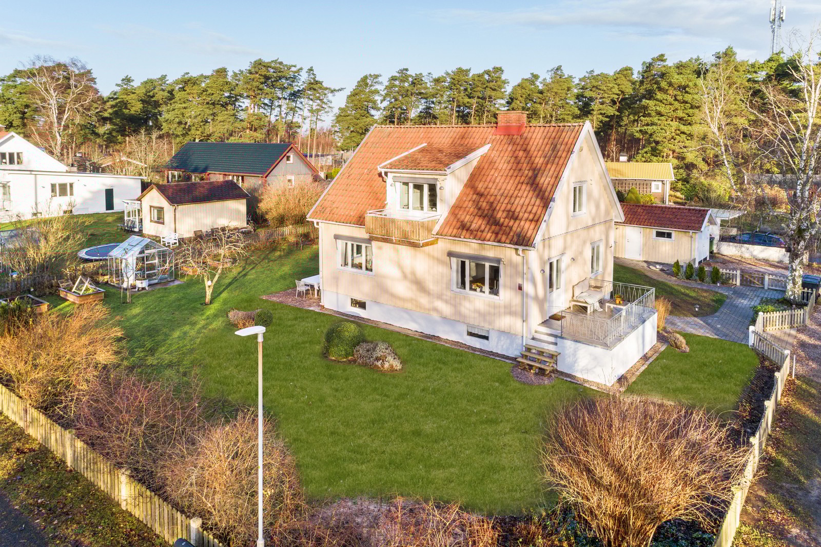 Det vackra huset i morgonsol