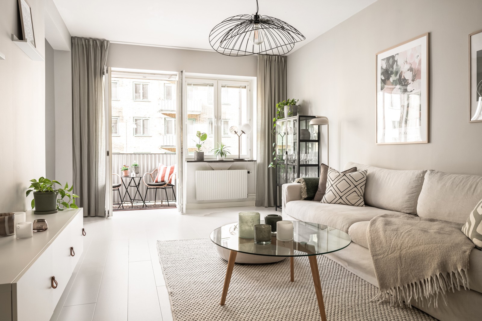 Varmt välkomna till Norra gubberogatan 26 och denna trivsamma tvåa