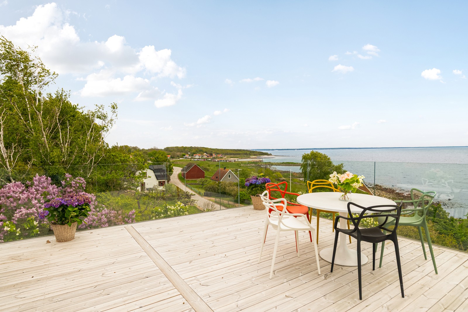Terrass med obruten vy