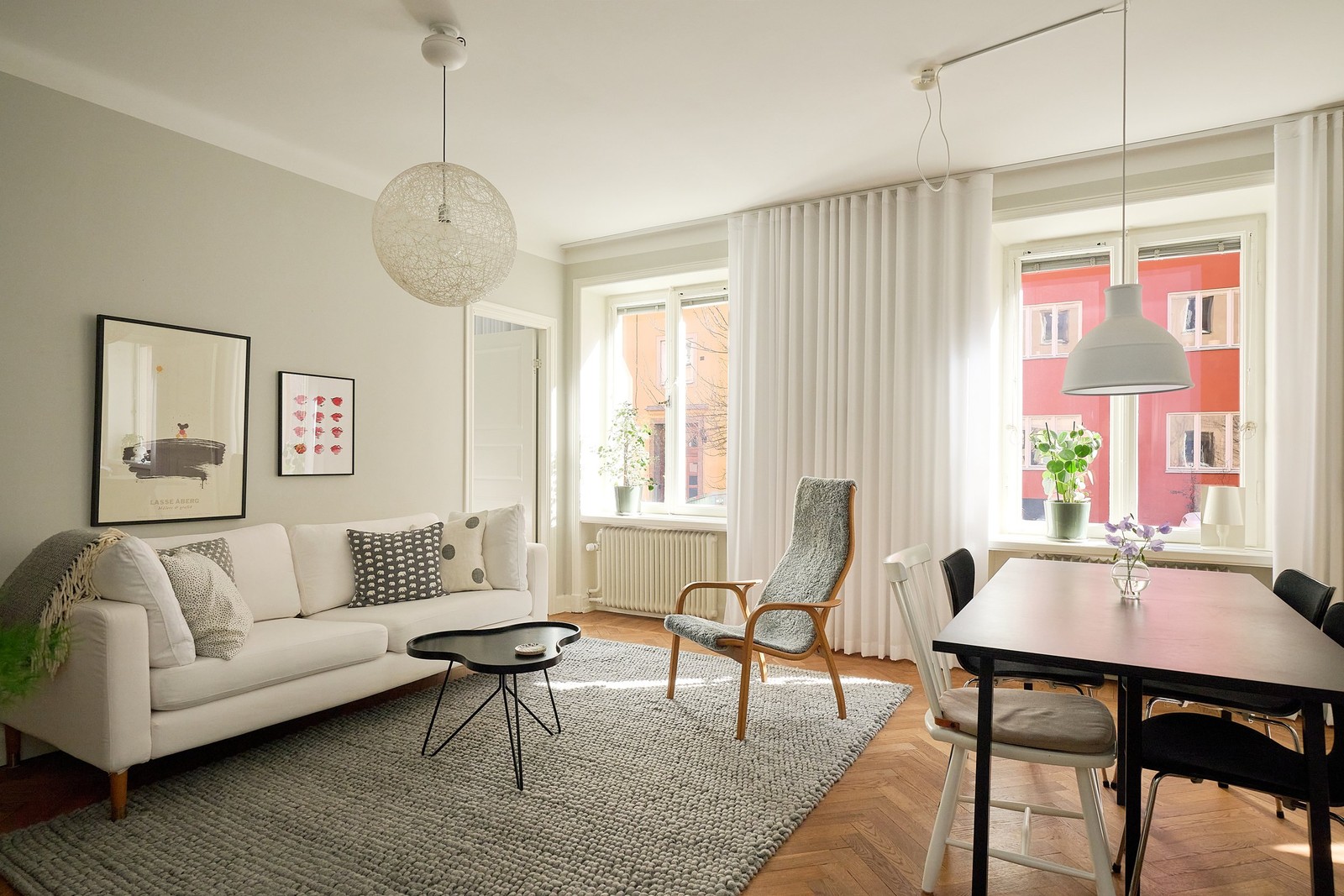 Välkommen till denna optimalt disponerade 3:a