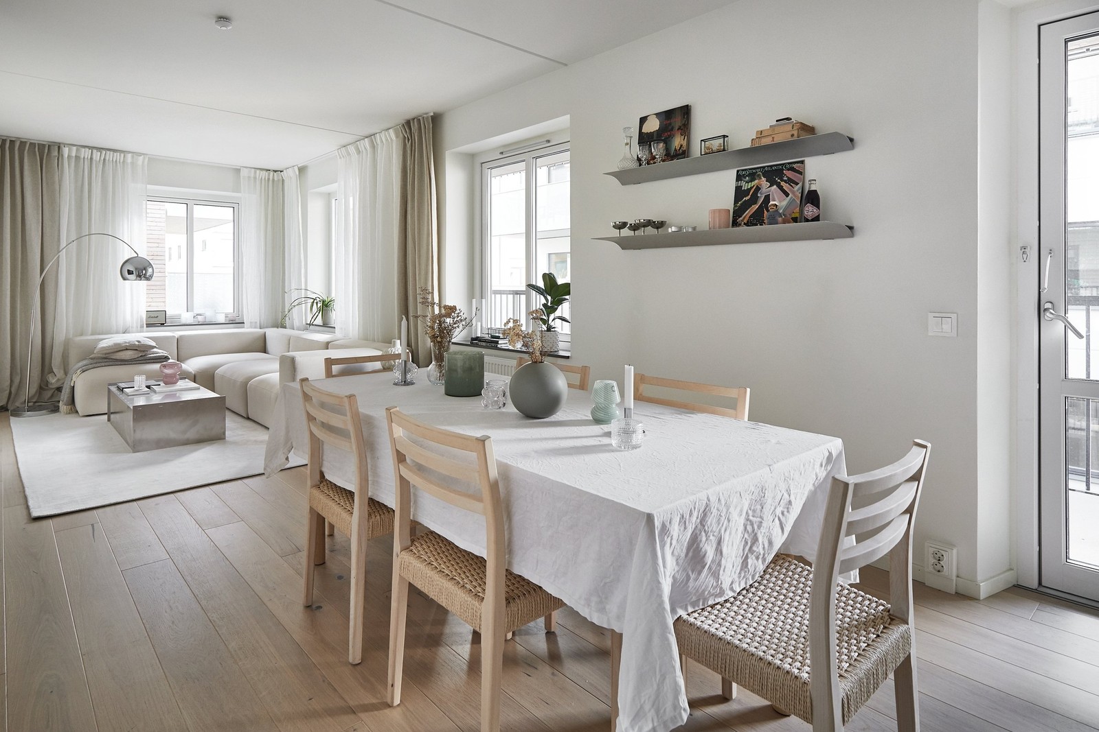 Vackra och påkostade golv och slående ljusinsläpp