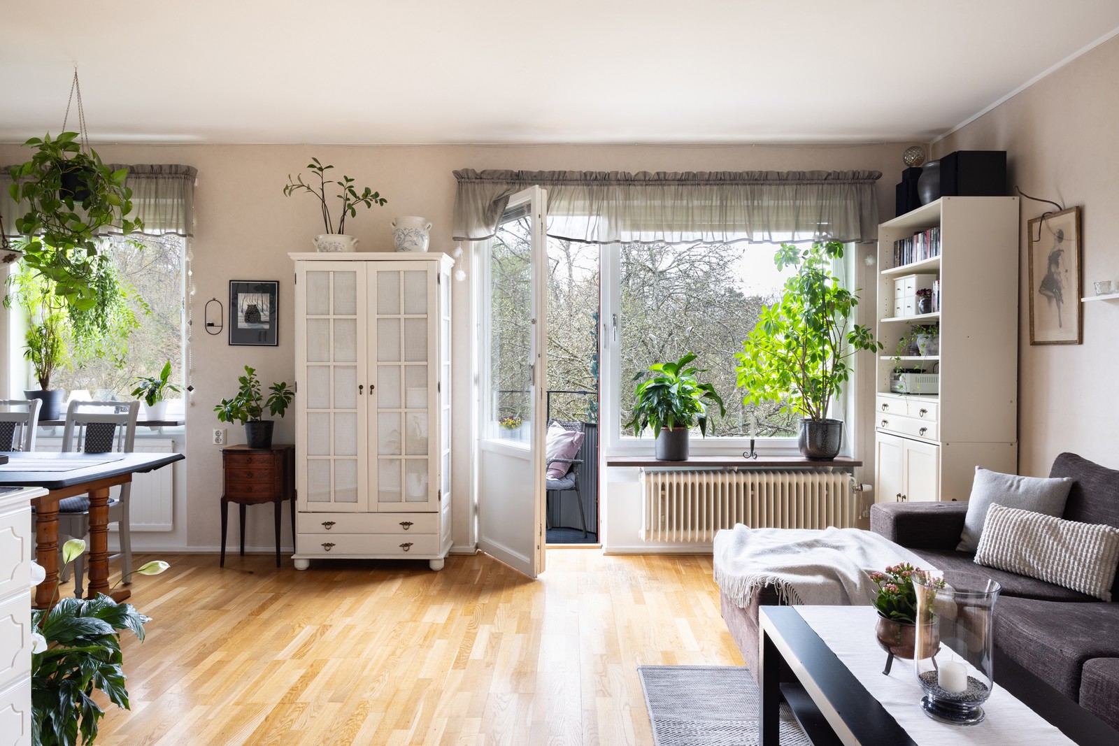 Stort och ljust vardagsrum