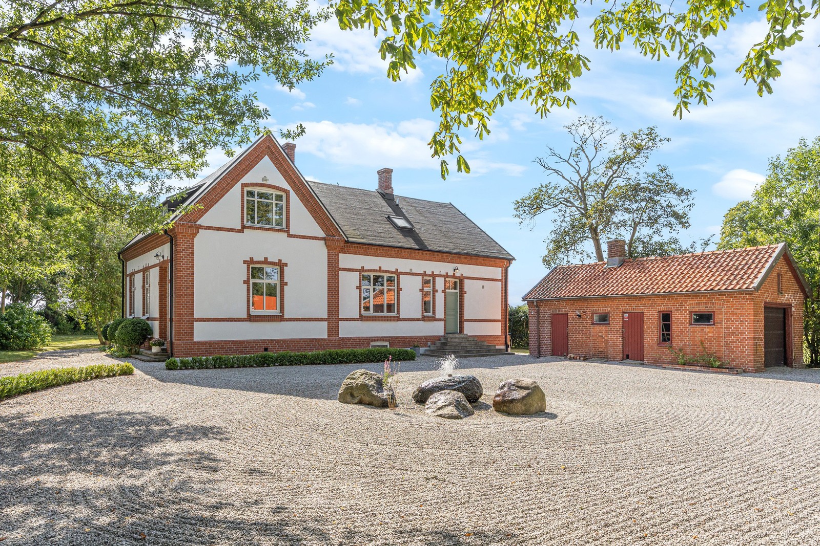 Sagolik och karaktärsfull sekelskiftesdröm med anor från 1900-talet