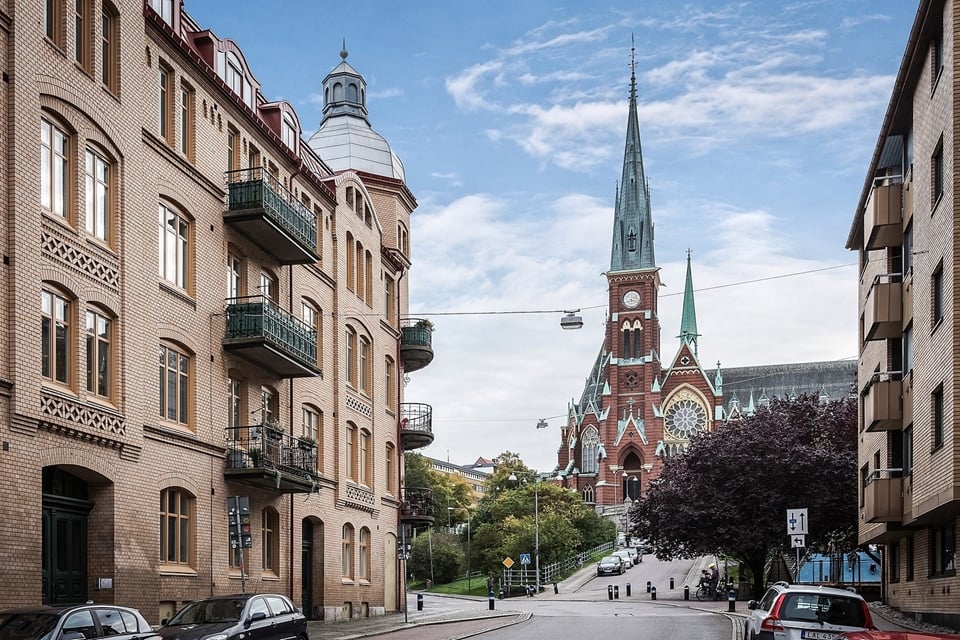 Här bor ni granne med Oscar Fredriks kyrka