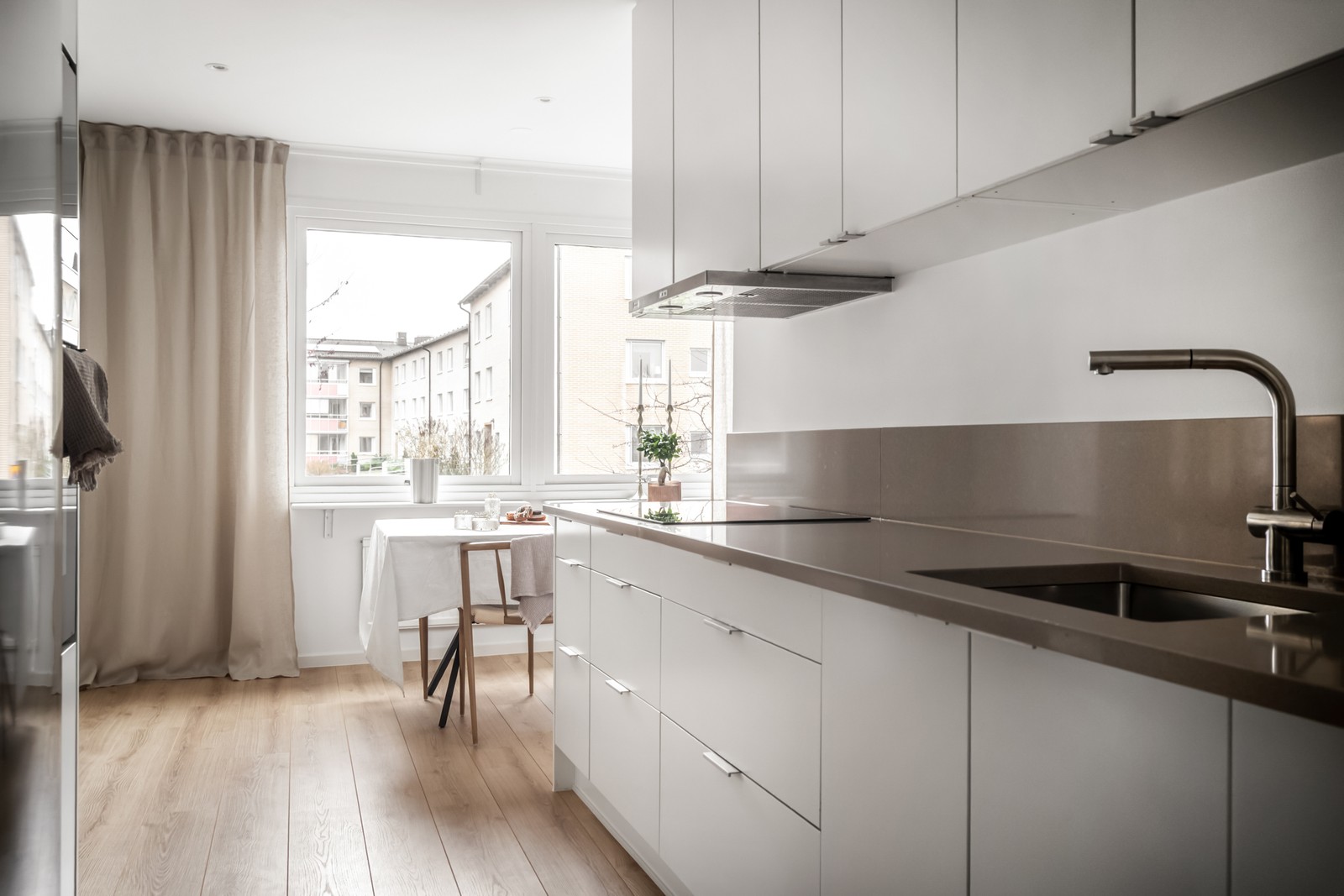 Välkomna till denna fina och renoverade bostad på Skrittgatan 1 A