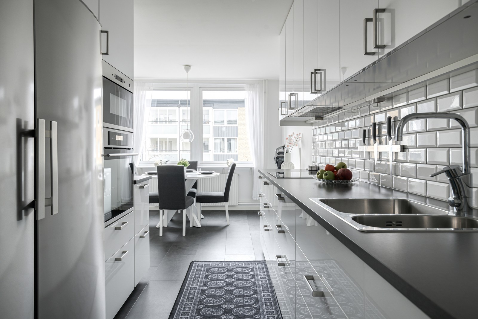 Här bor du i en trivsam förening som erbjuder ett brett utbud av bekvämligheter för sina boende.