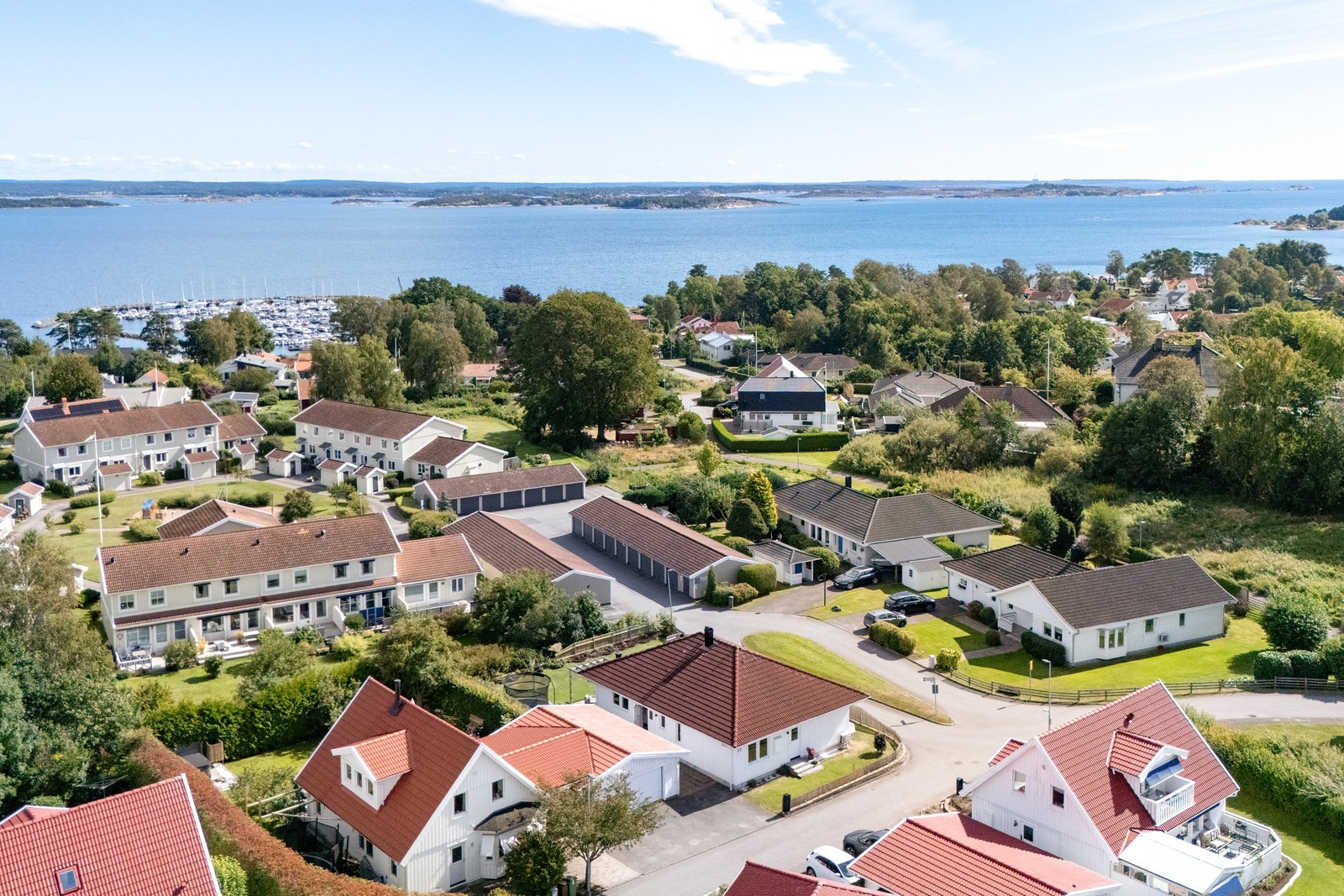 Välkomna till detta välskötta och fint renoverade enplanshus