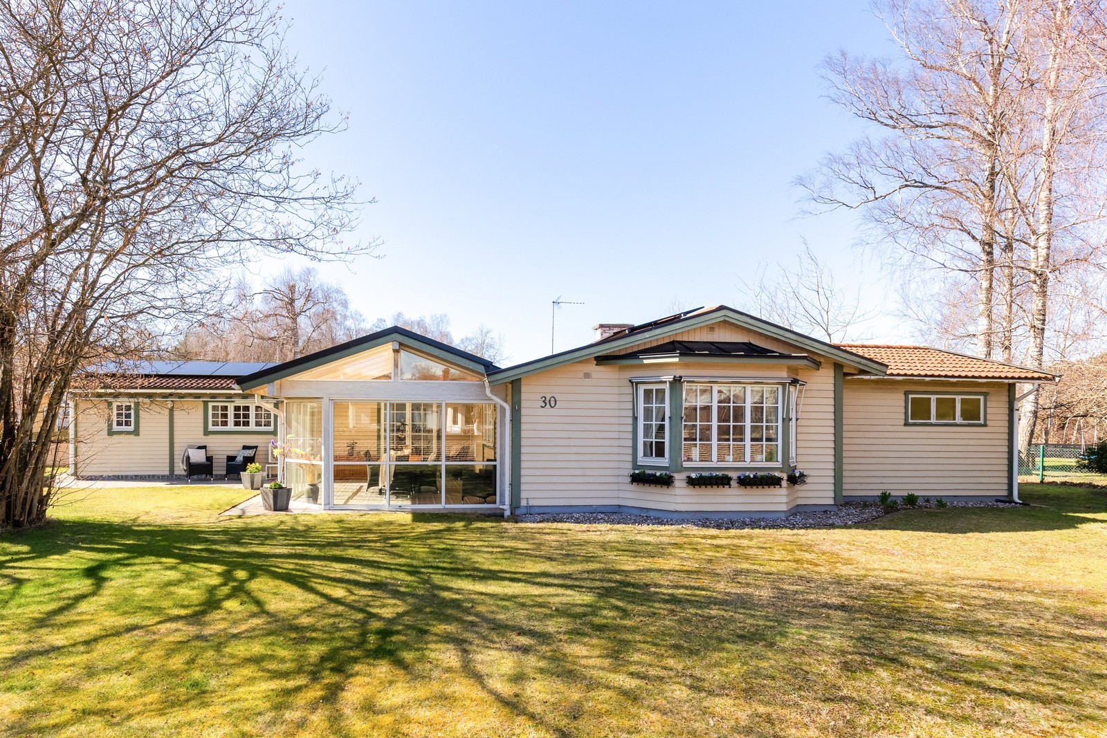 Välkomna till charmiga Södra Kustvägen 30!