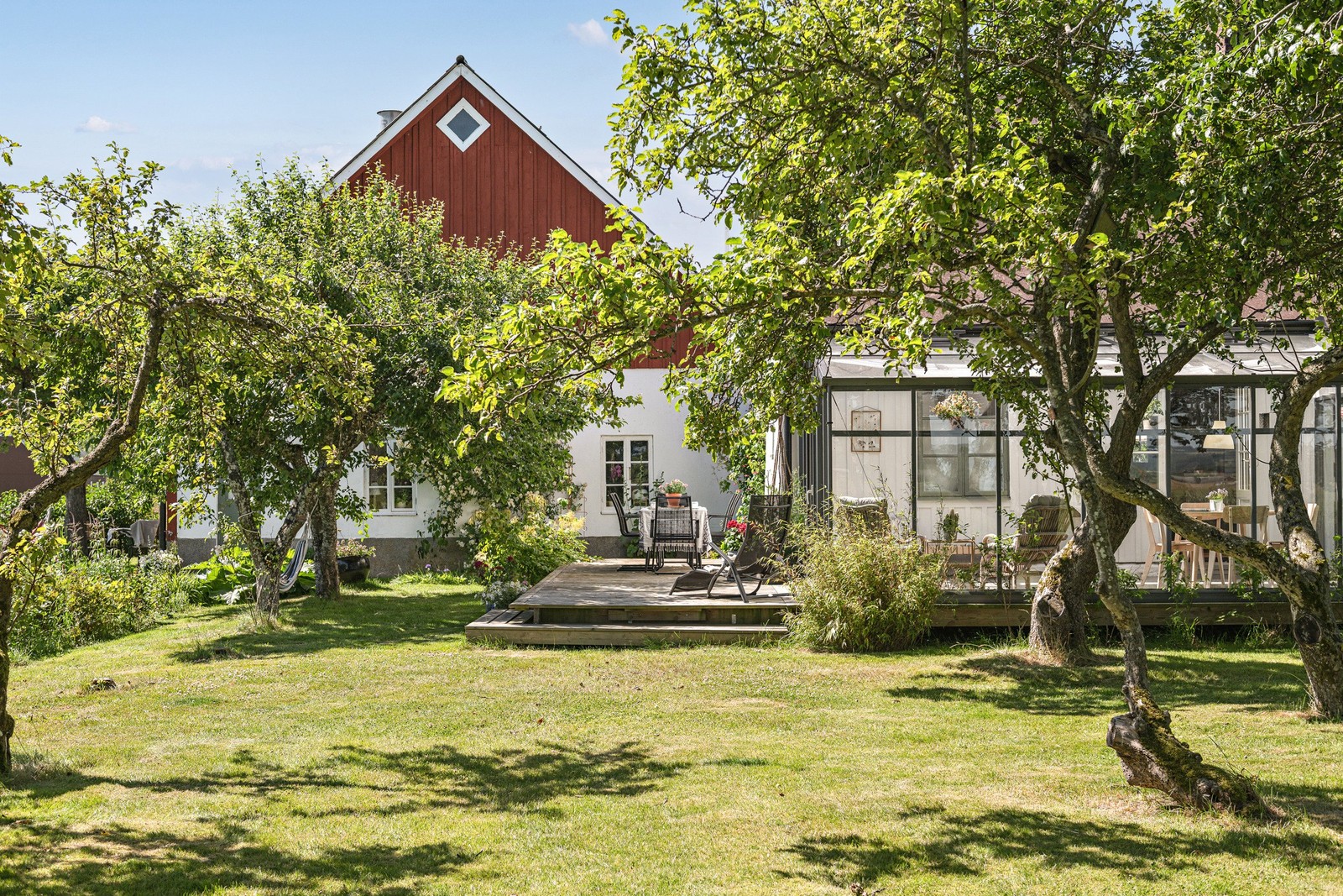 Trädgård med extra allt