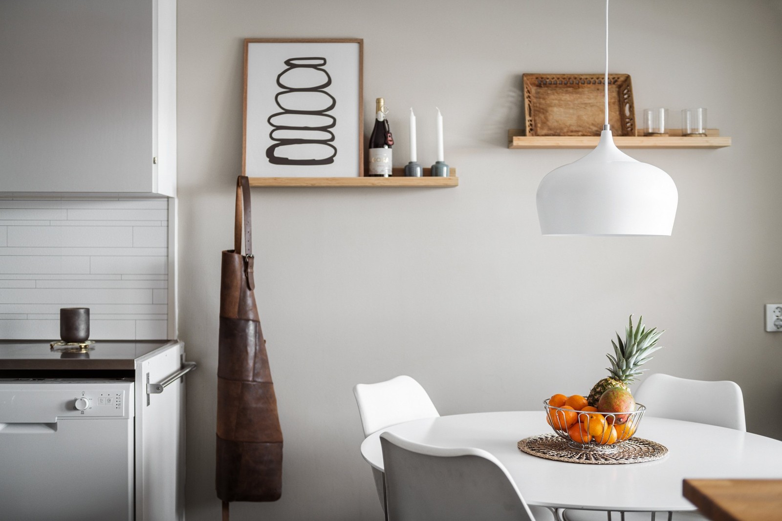 Varmt välkommen till denna fantastiskt mysiga trea i Skintebo.