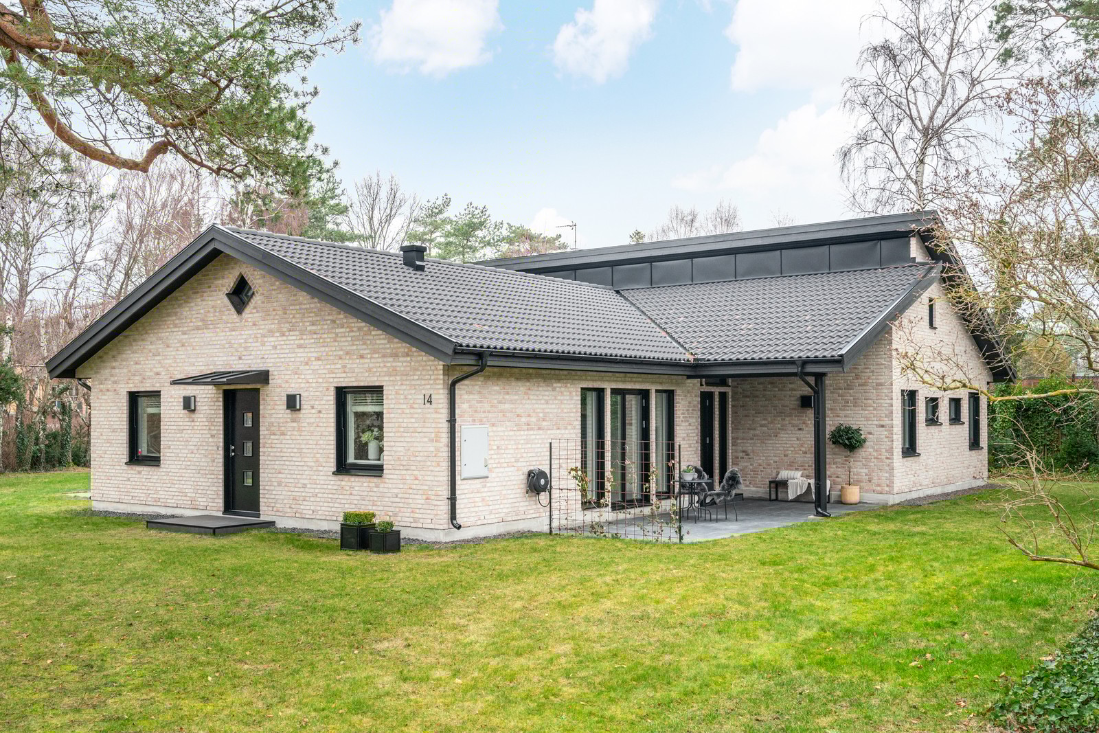 Välkommen till Södra Gyllenbergsvägen 14