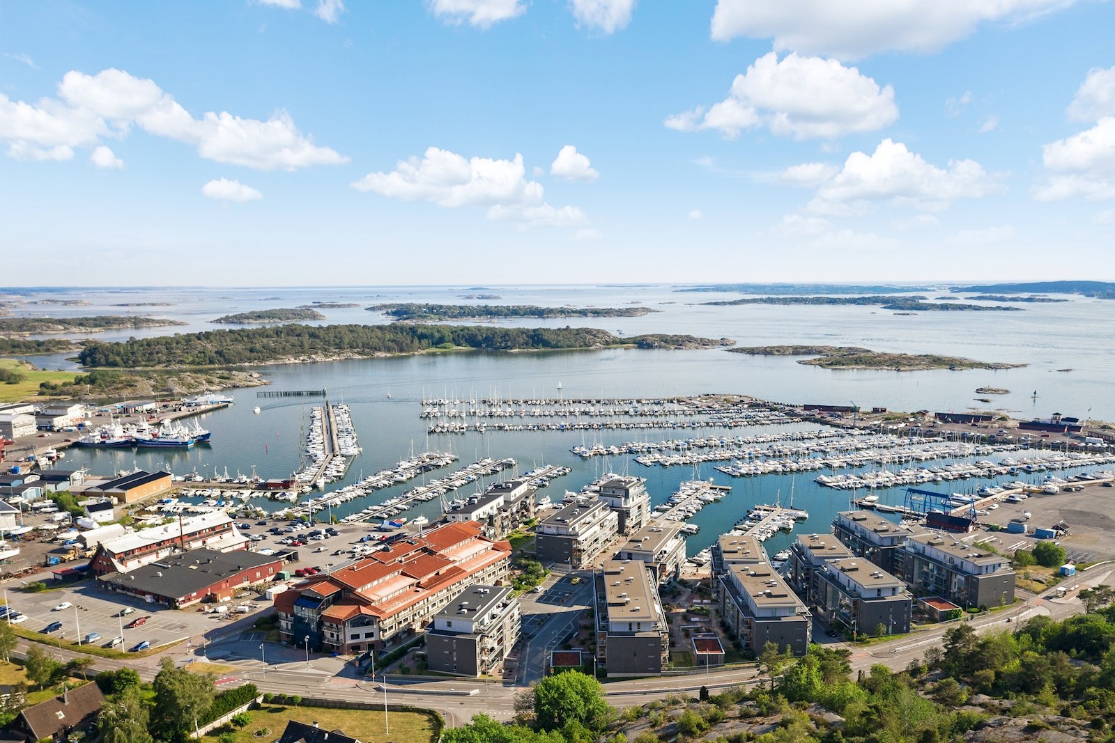 Välkommen till Hälleflundregatan och Fiskebäcks småbåtshamn!