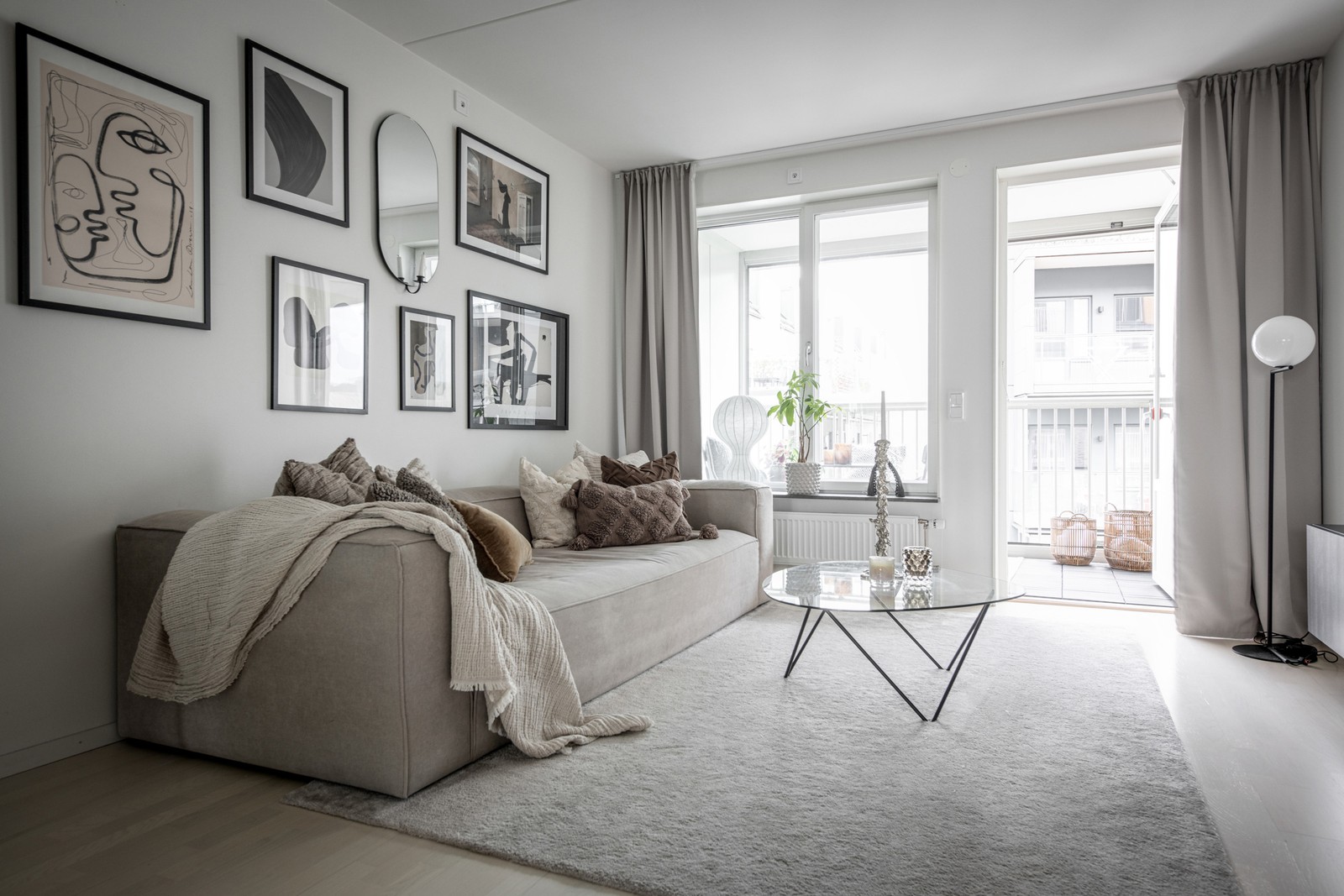 Balkongen vetter mot föreningens lugna innergård