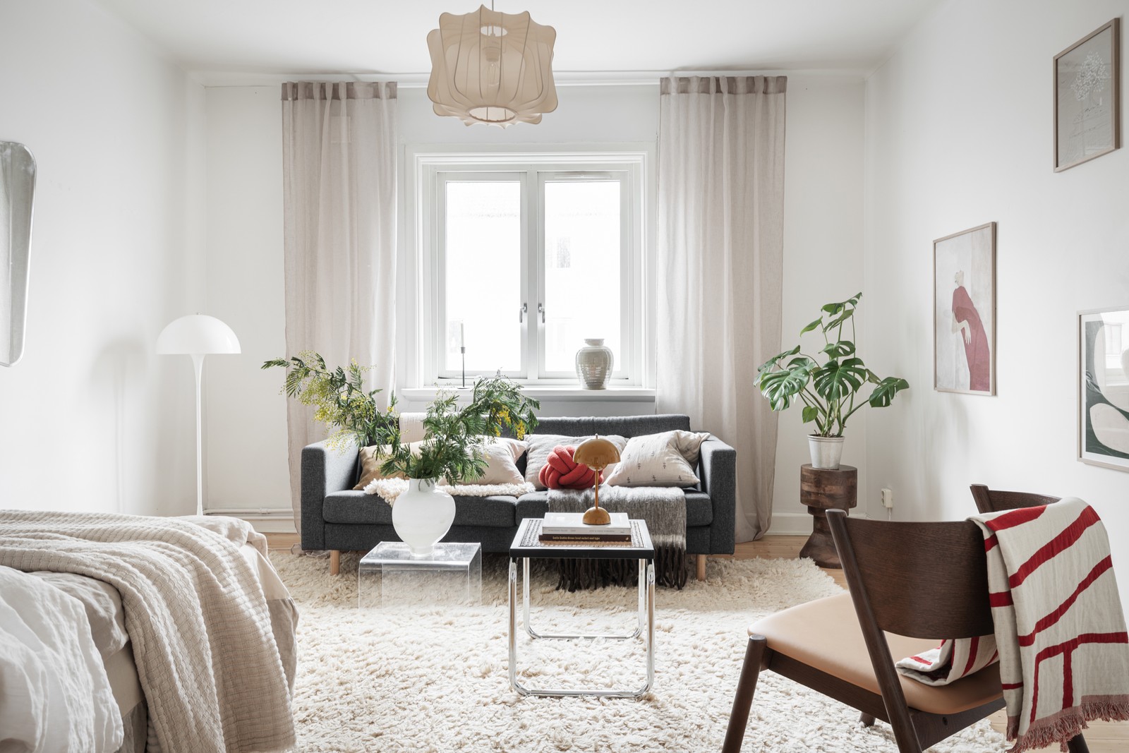 Välkommen till ett ljust, luftigt och lättmöblerat hem!