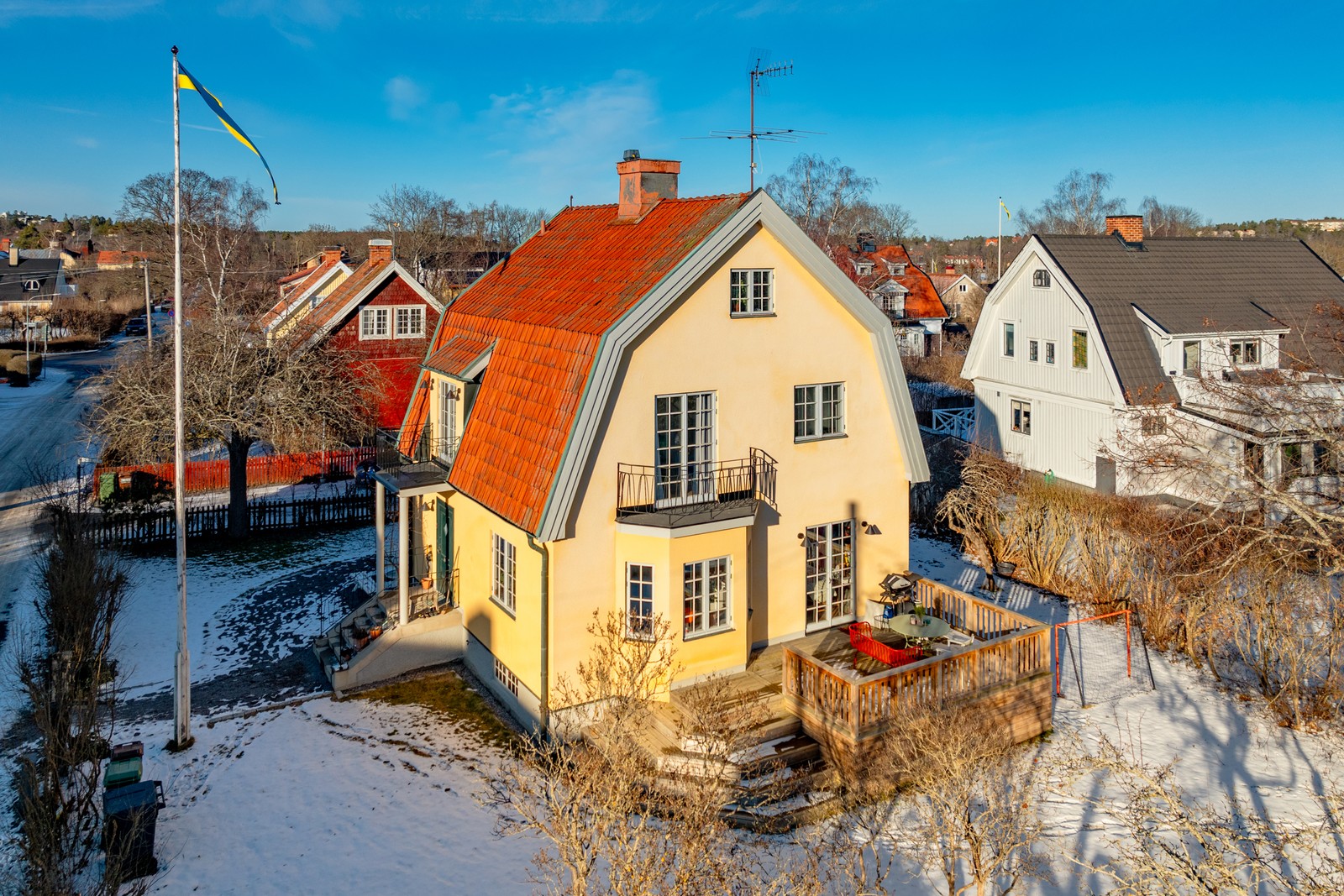 Välkommen till Ängsvägen 9 anno 1910 i Hersbys villaområde