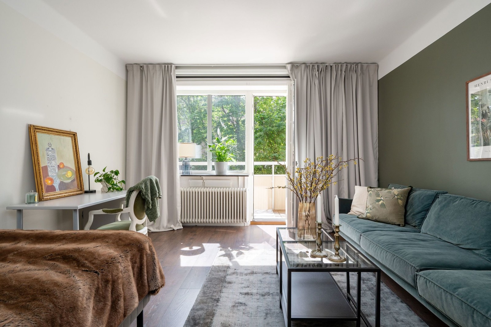 Allrum med balkong i härligt söderläge mot omgivningar