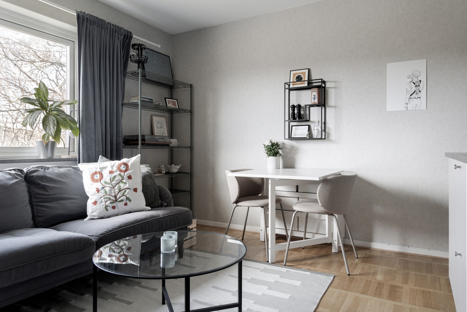 Välkomna till en välplanerad etta på Streteredsvägen 1B