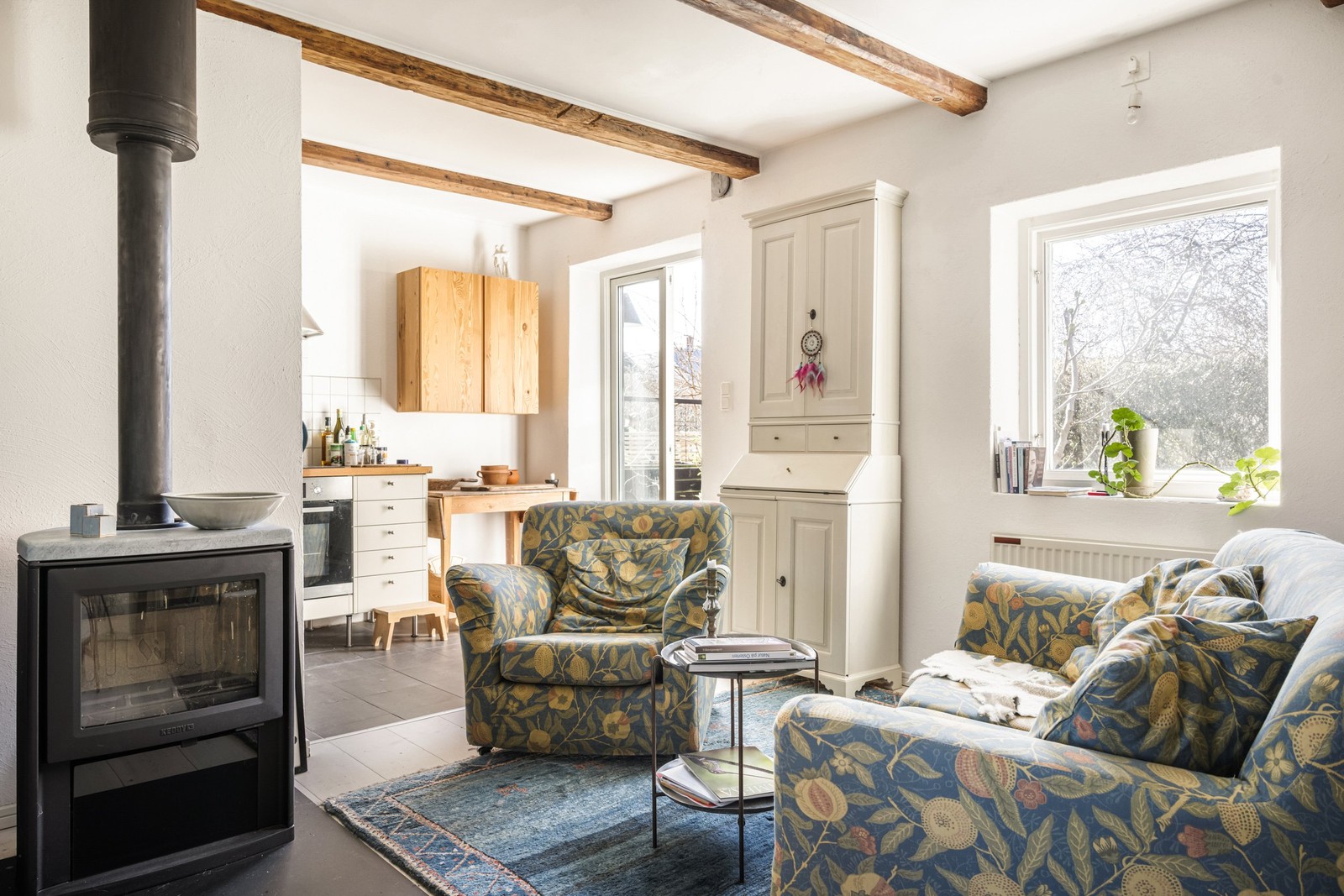 Generöst ljus, takhöjd och takbjälkar