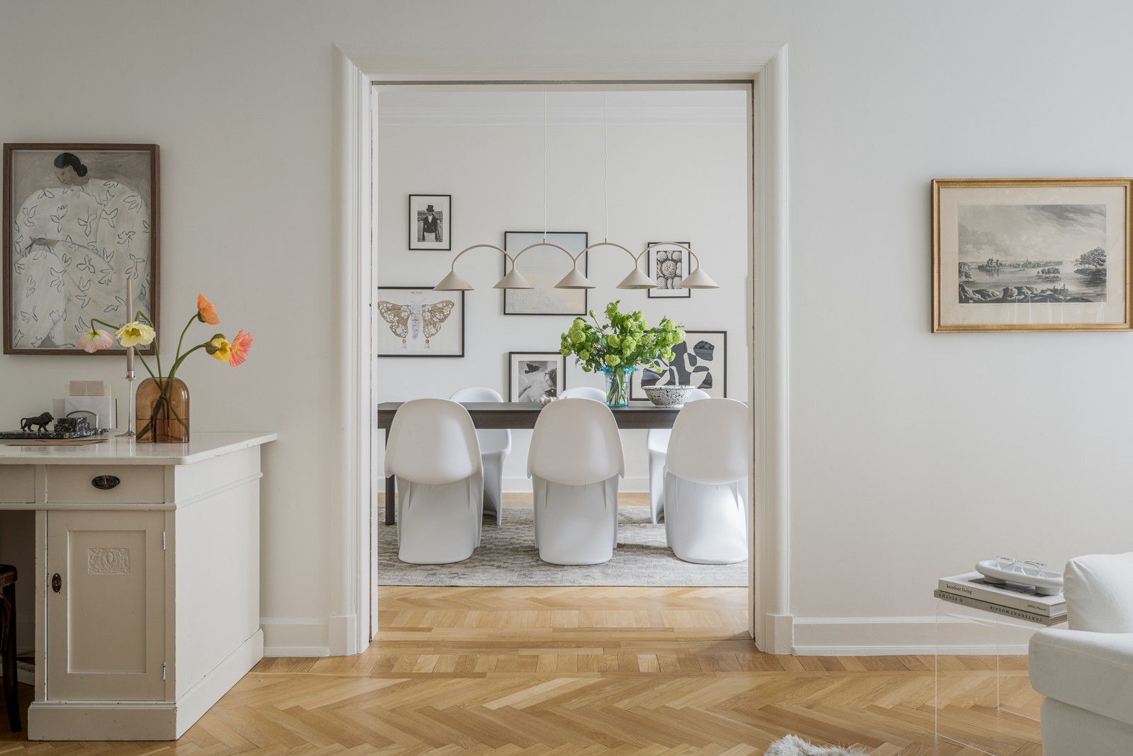 Två stora rum i fil mot Pontus Wiknersgatan