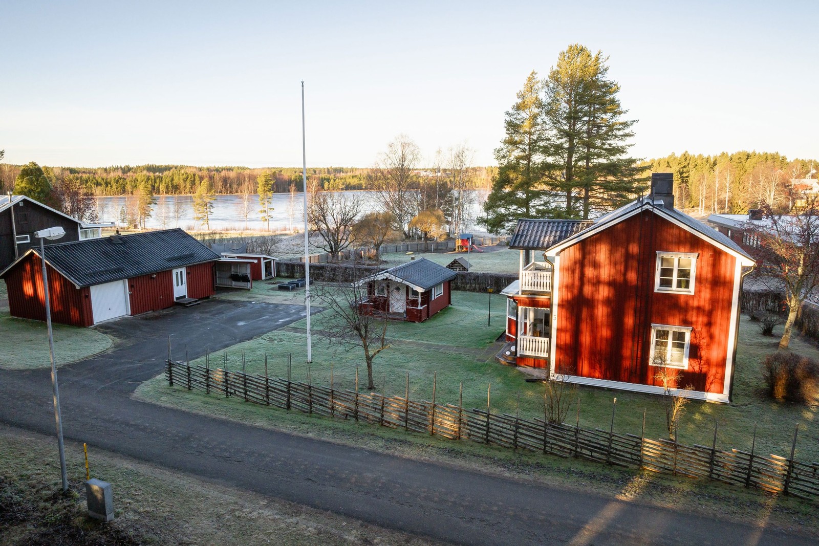 Sjöbergavägen 5 - Sjöläge.