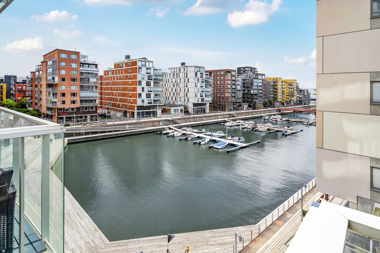 Fin utsikt från lägenhetens balkong