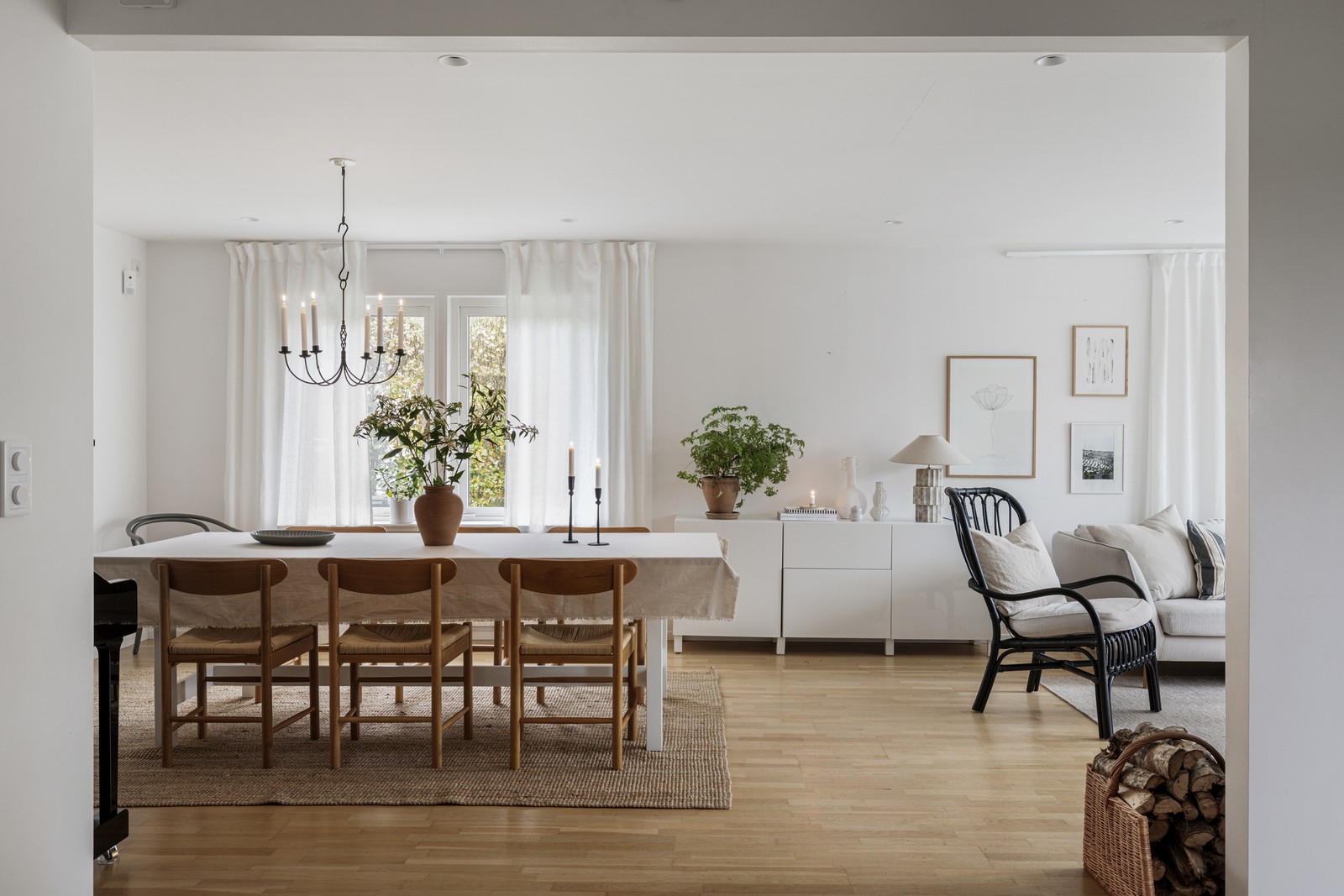 Trivsam familjevilla på Fjordsidan med gångavstånd till bad och båtliv