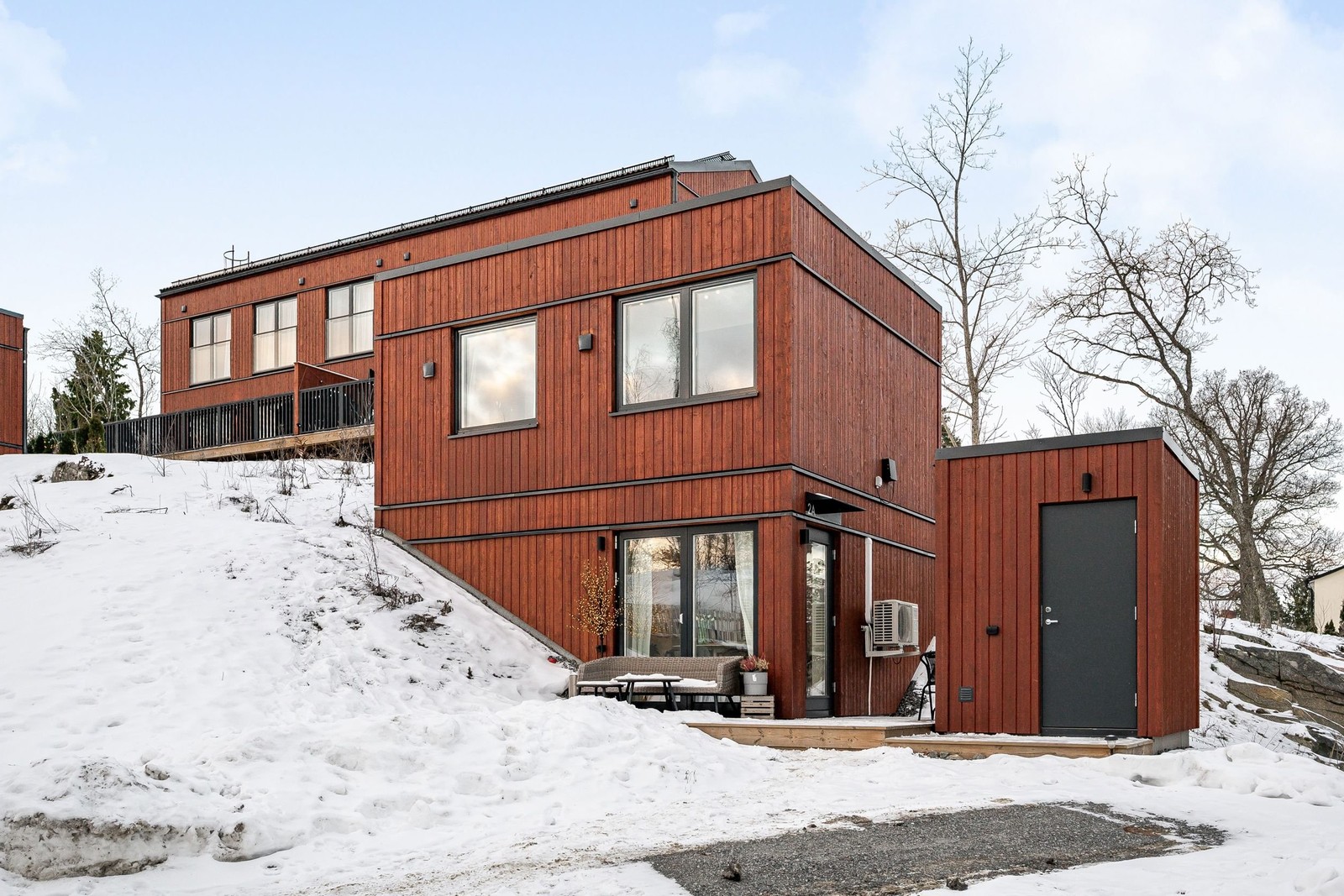 Minivilla i 2 plan med utvändigt förråd