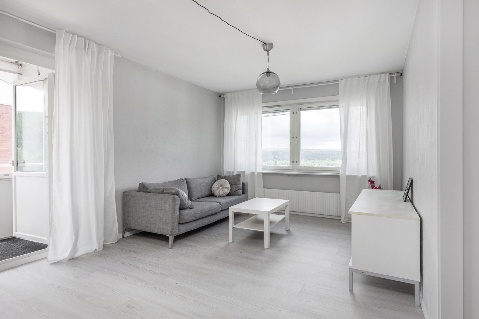 Vardagsrum i gavelläge.