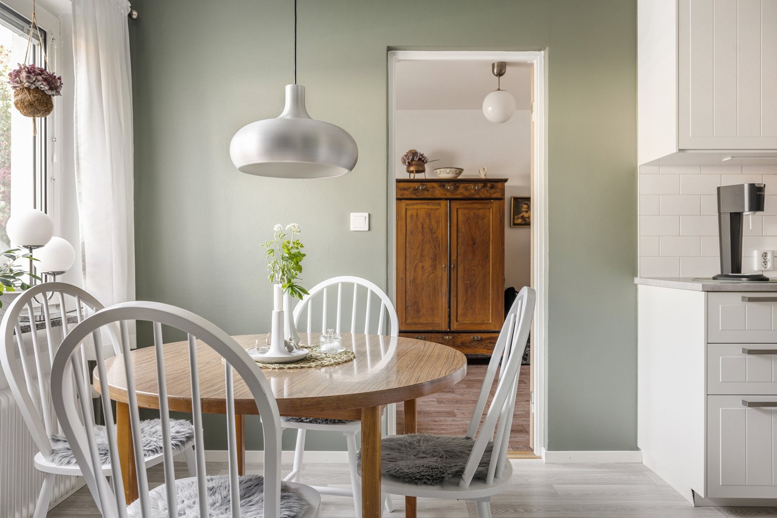 Genomgående renoverad och i mycket bra skick