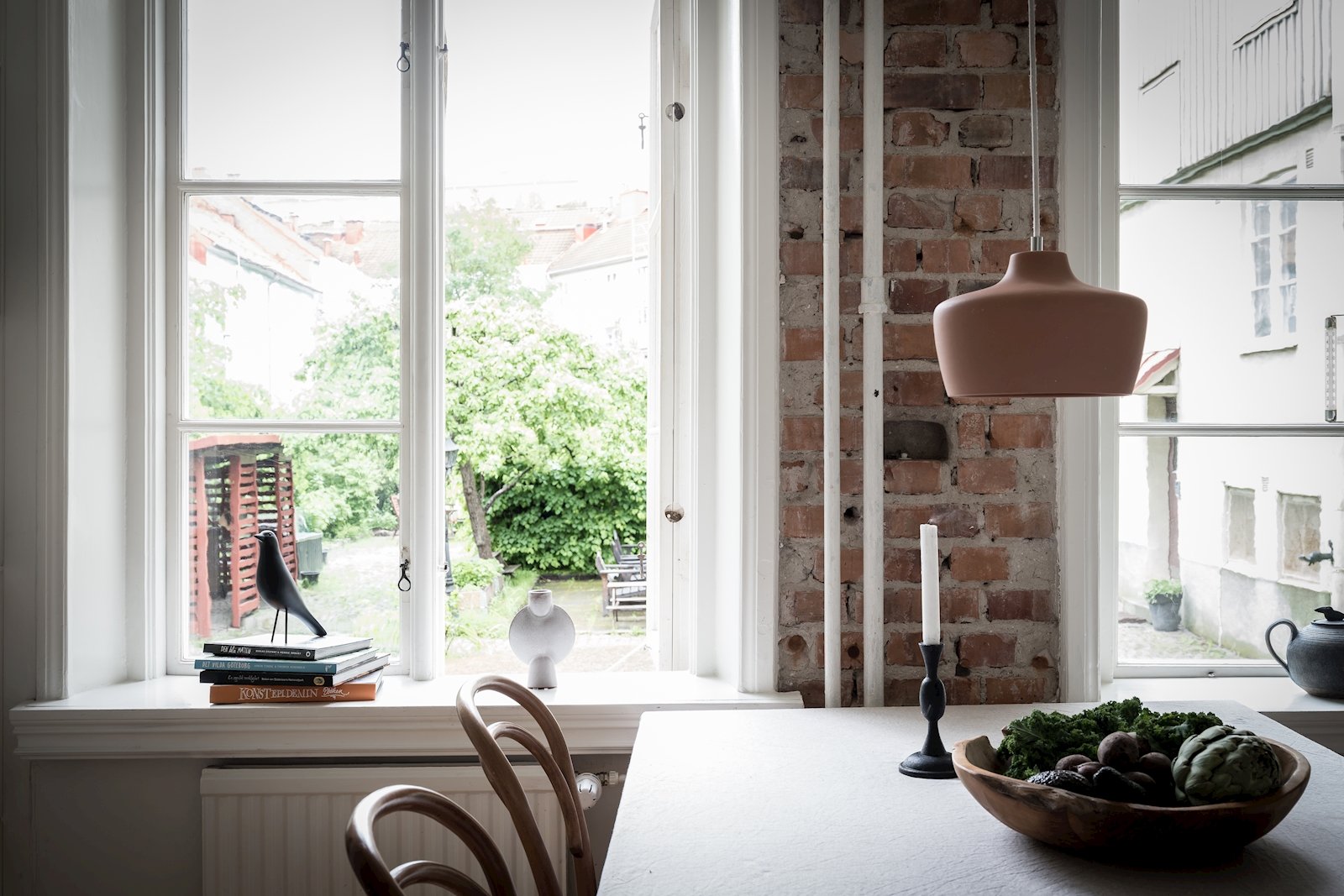 Välkomna till Svanebäcksgatan 20 B och ett ljust stort kök!