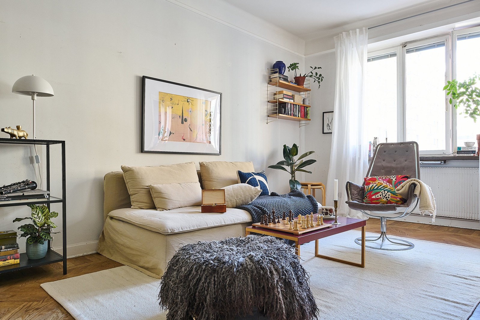 Välkommen till funkistvåa i hjärtat av Södermalm