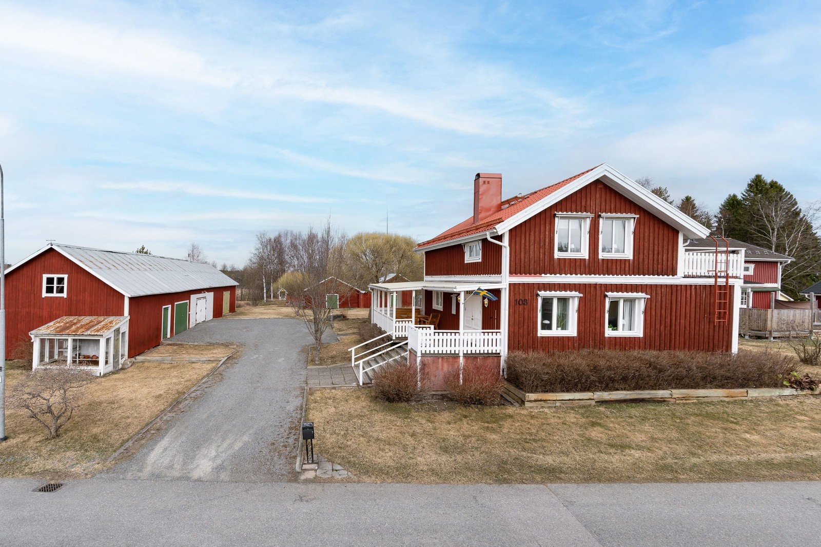 Unikt läge i lugnt villakvarter i Kåge