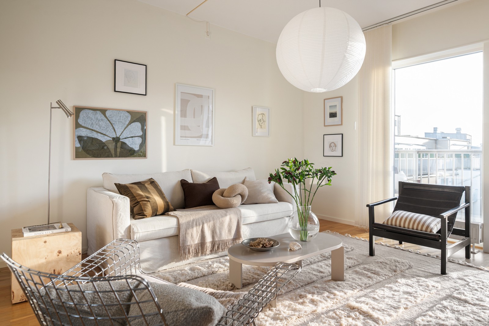 Vardagsrum med direkt access till terrassen