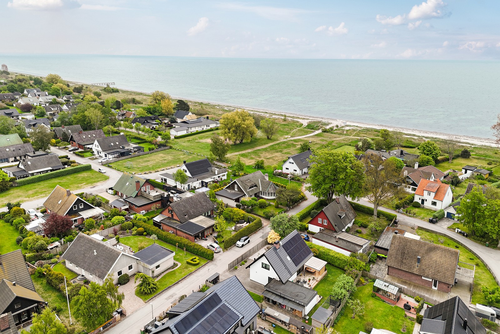 Villa i Gislövs läge, endast ett stenkast från småbåtshamnen och havet!