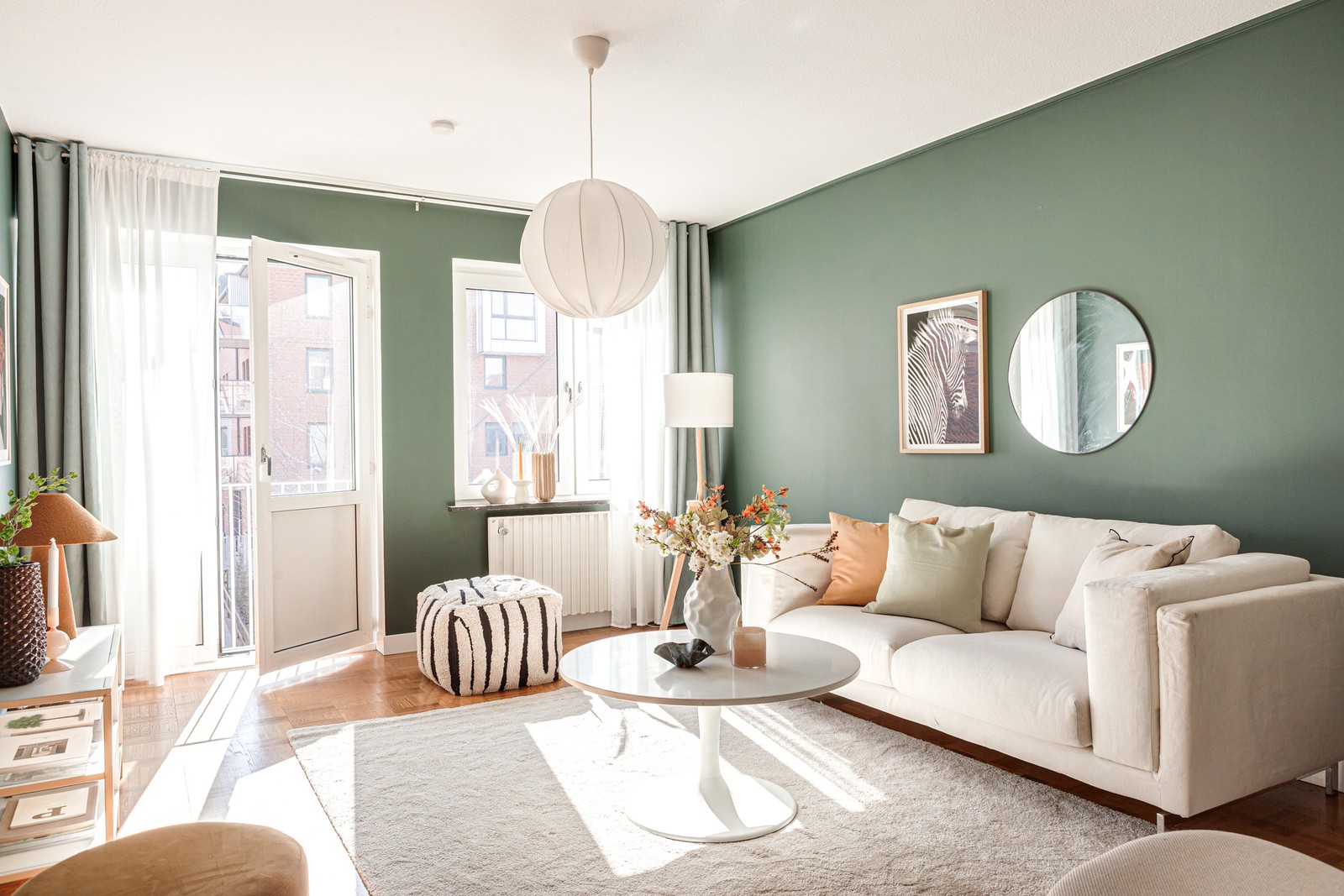 Välkomna till denna fina 2:a i centrum