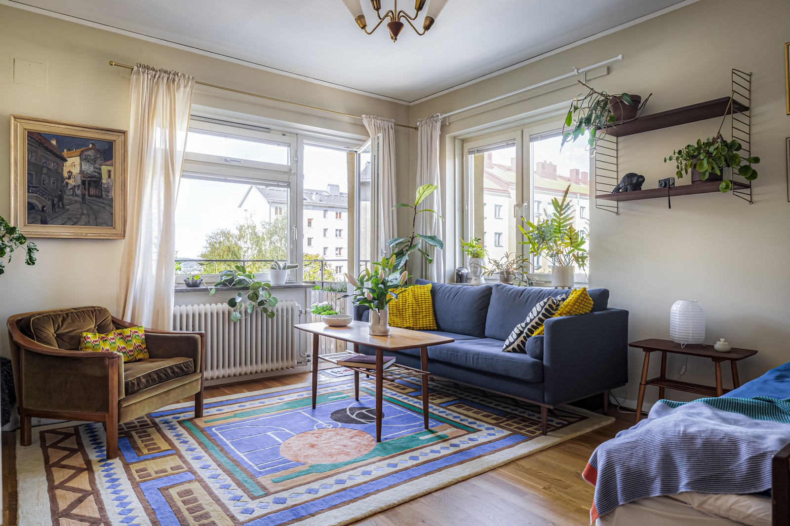 Rymligt allrum med generös takhöjd